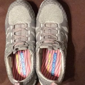 Skecher Gray no lace Sneakers